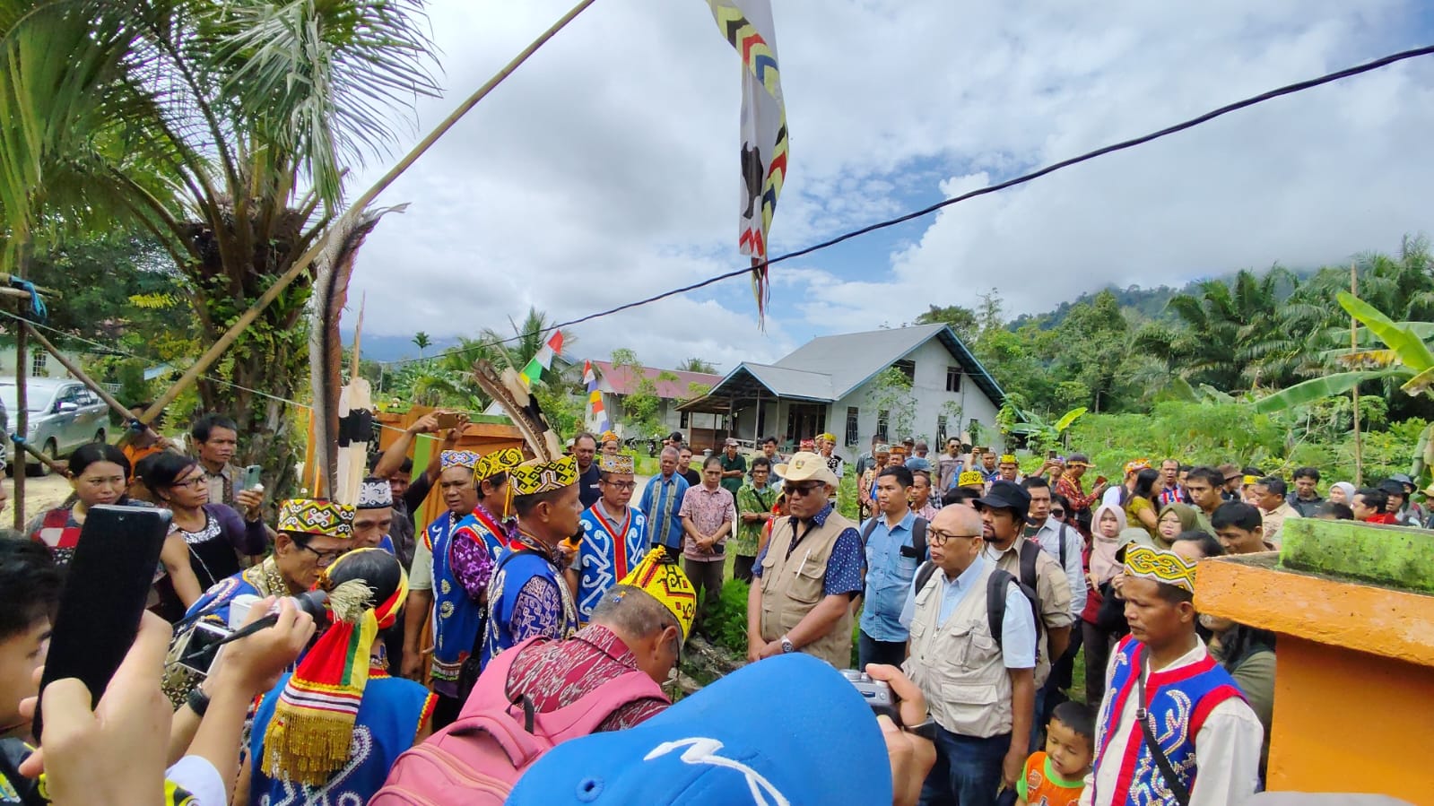 Pelaksanaan Verifikasi Lapangan Usulan Hutan Adat di Kabupaten Kapuas Hulu