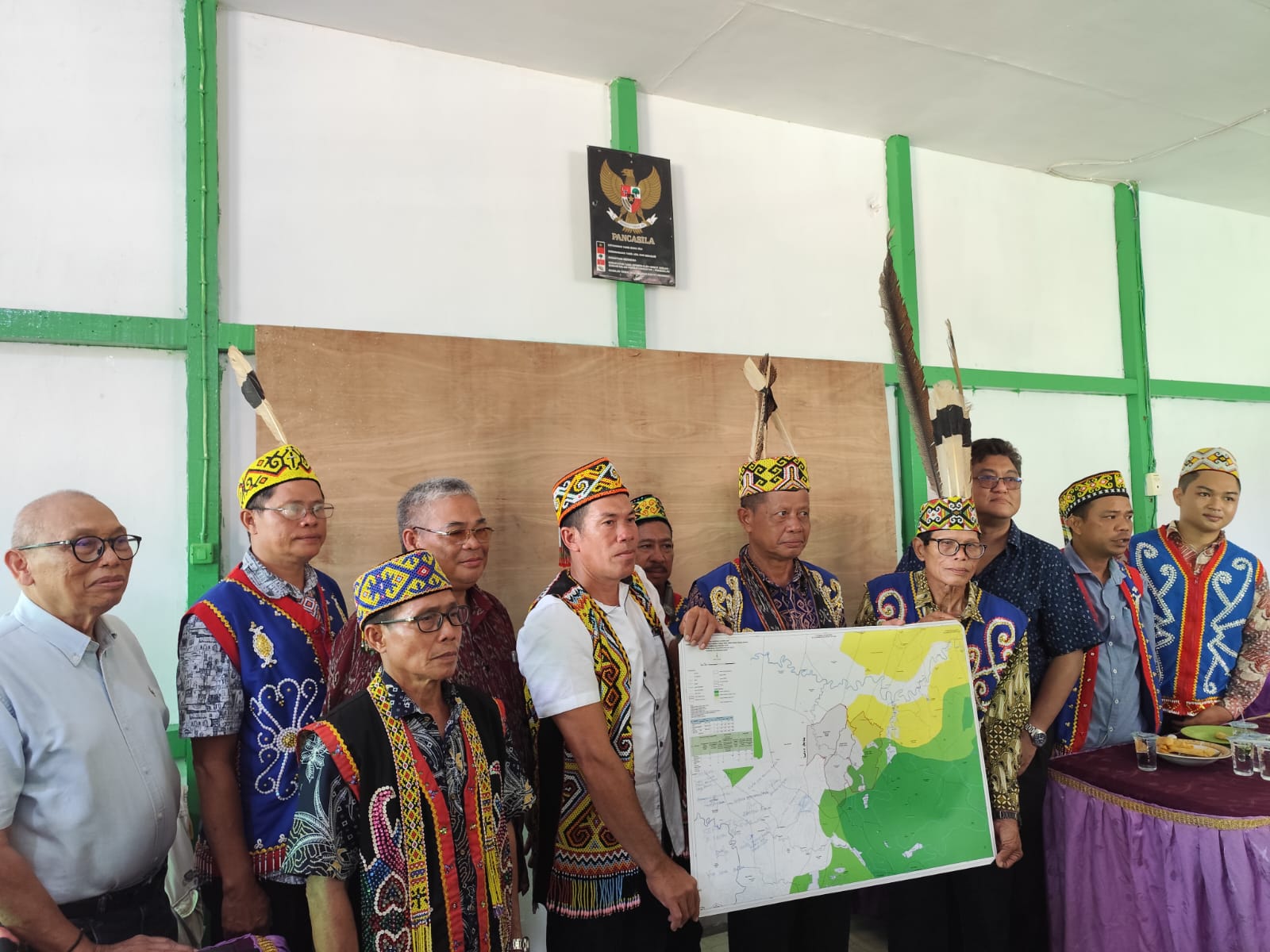 Pelaksanaan Verifikasi Lapangan Usulan Hutan Adat di Kabupaten Kapuas Hulu