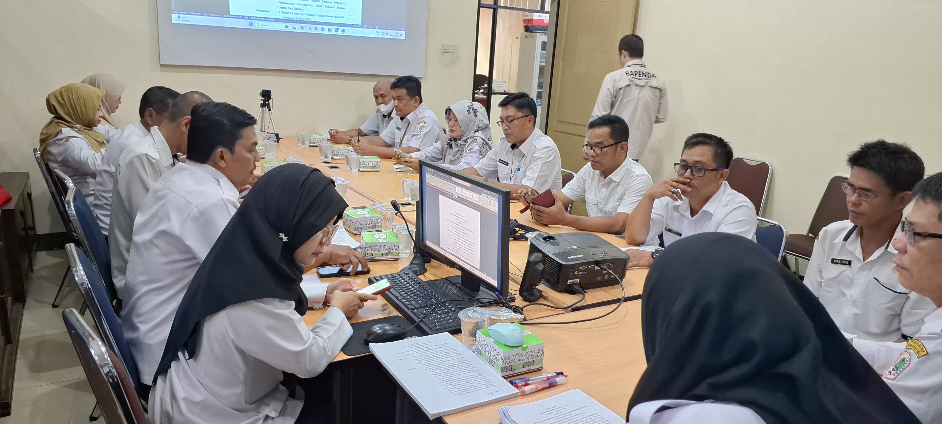 RAPAT PENGHARMONISASIAN PEMBULATAN DAN PEMANTAPAN KONSEPSI RANCANGAN PERATURAN KEPALA DAERAH